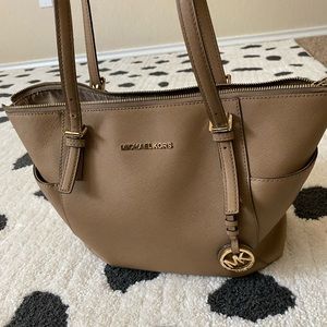 Michael Kors Medium tote